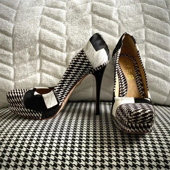 L.A.M.B - NWT Houndstooth Juva Calf Hair Heels/pumps. Beverly Hills Macys. - Picture 4 of 16